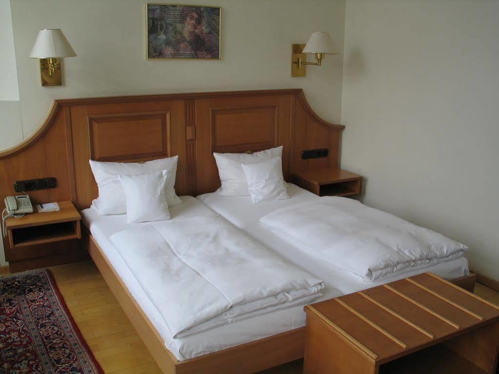 Hotel Roemischer Kaiser Трір Екстер'єр фото